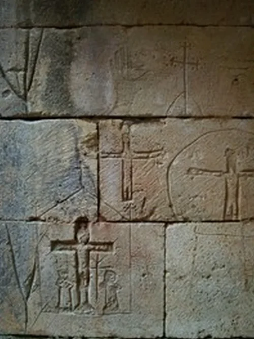 Visite guidée des mystèrieux graffiti
