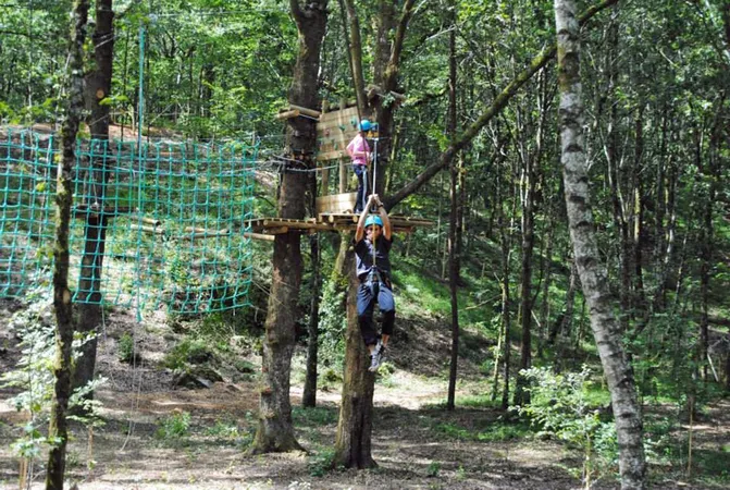 Parc acrobatique dans les arbres Diège Aventures