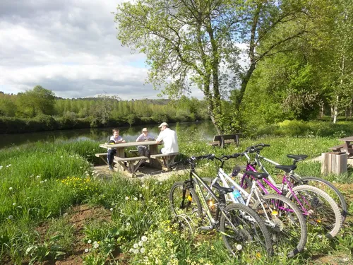Location de vélo au club de canoë-Kayak de Neuvic
