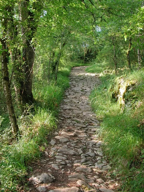 Gavaudun, dans la vallée de la Lède