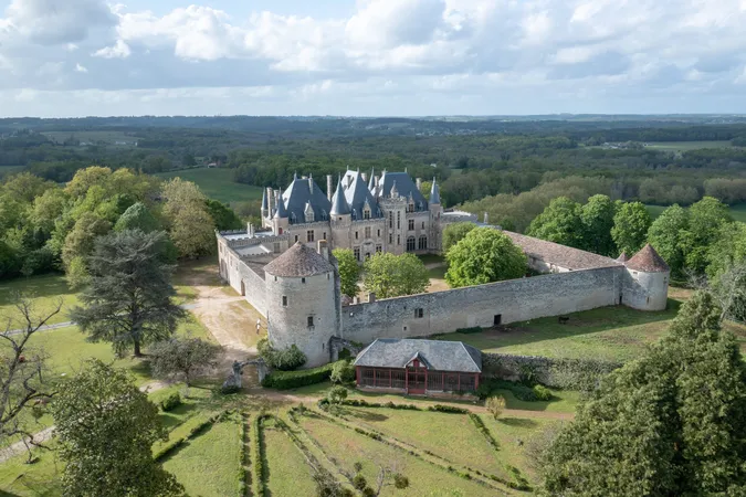 Château et Tour Michel de Montaigne