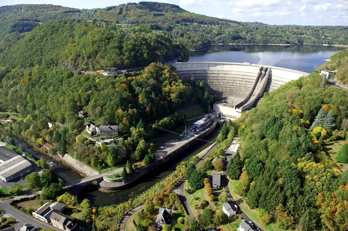 Barrage de Bort-les-Orgues – Espace EDF Odyssélec et visites usine
