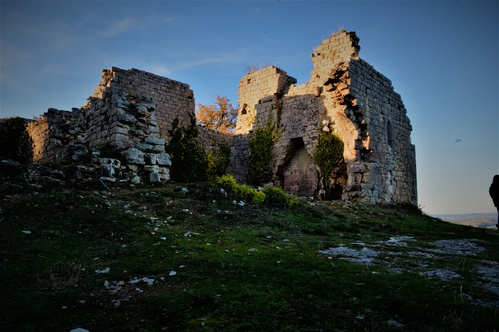 Autour des ruines de Taillefer