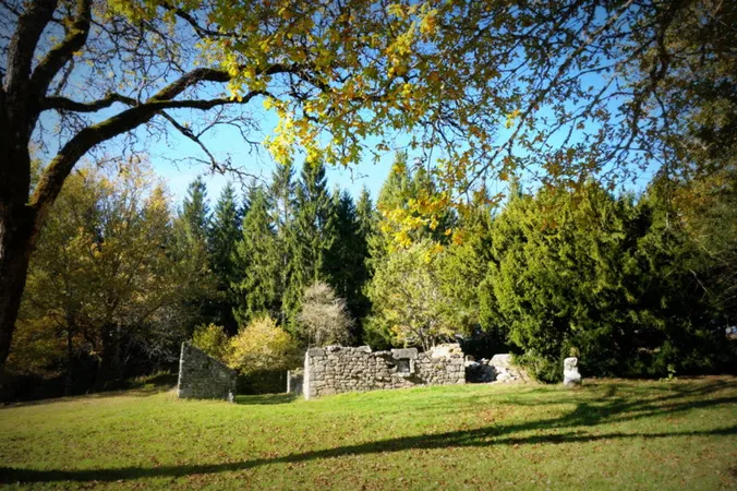 Le village "abandonné" de Clédat