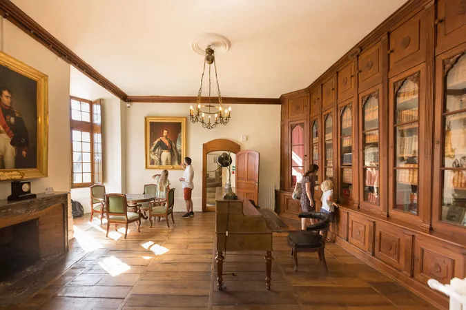 Château de Pompadour et Ecuries de l'Orangerie