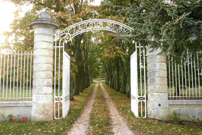 Château La Tour de By