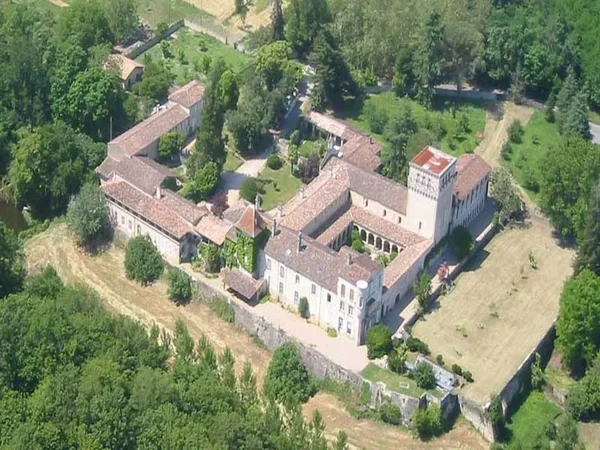 Abbaye Sainte-Marie du Rivet