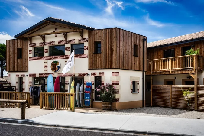 Magic Surf School