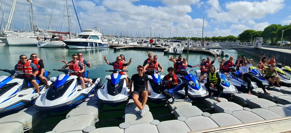 Flyjet33 - Activités nautiques - Jet ski et bouées tractées