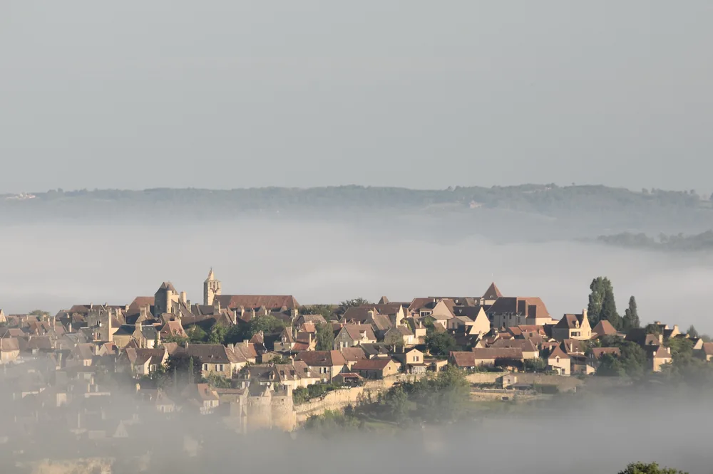 Domme — vue représentative (Wikimedia Commons)