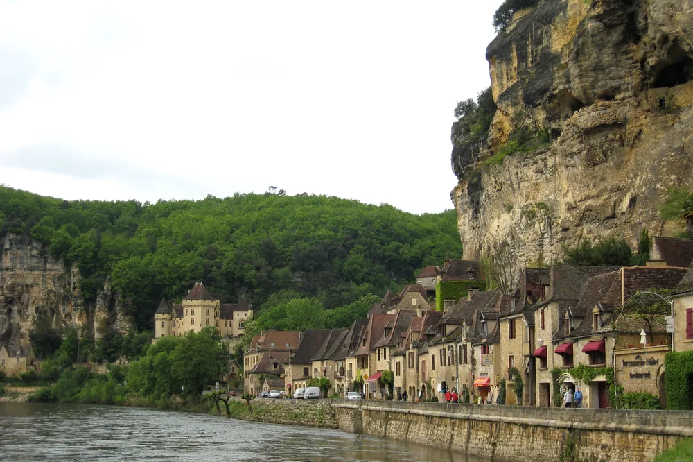 La Roque-Gageac — vue représentative (Wikimedia Commons)