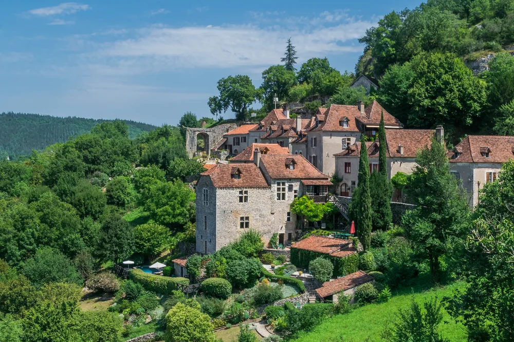 Saint-Cirq-Lapopie — vue représentative (Wikimedia Commons)