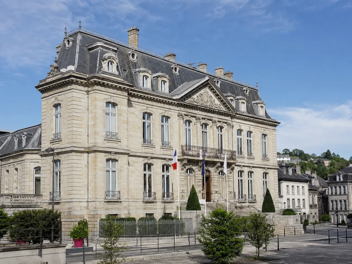 Conseil départemental : du bureau du président à la crypte