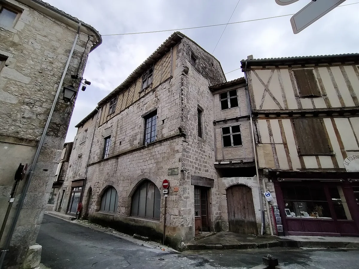 Maison des Têtes à Issigeac : entrer dans une maison emblématique