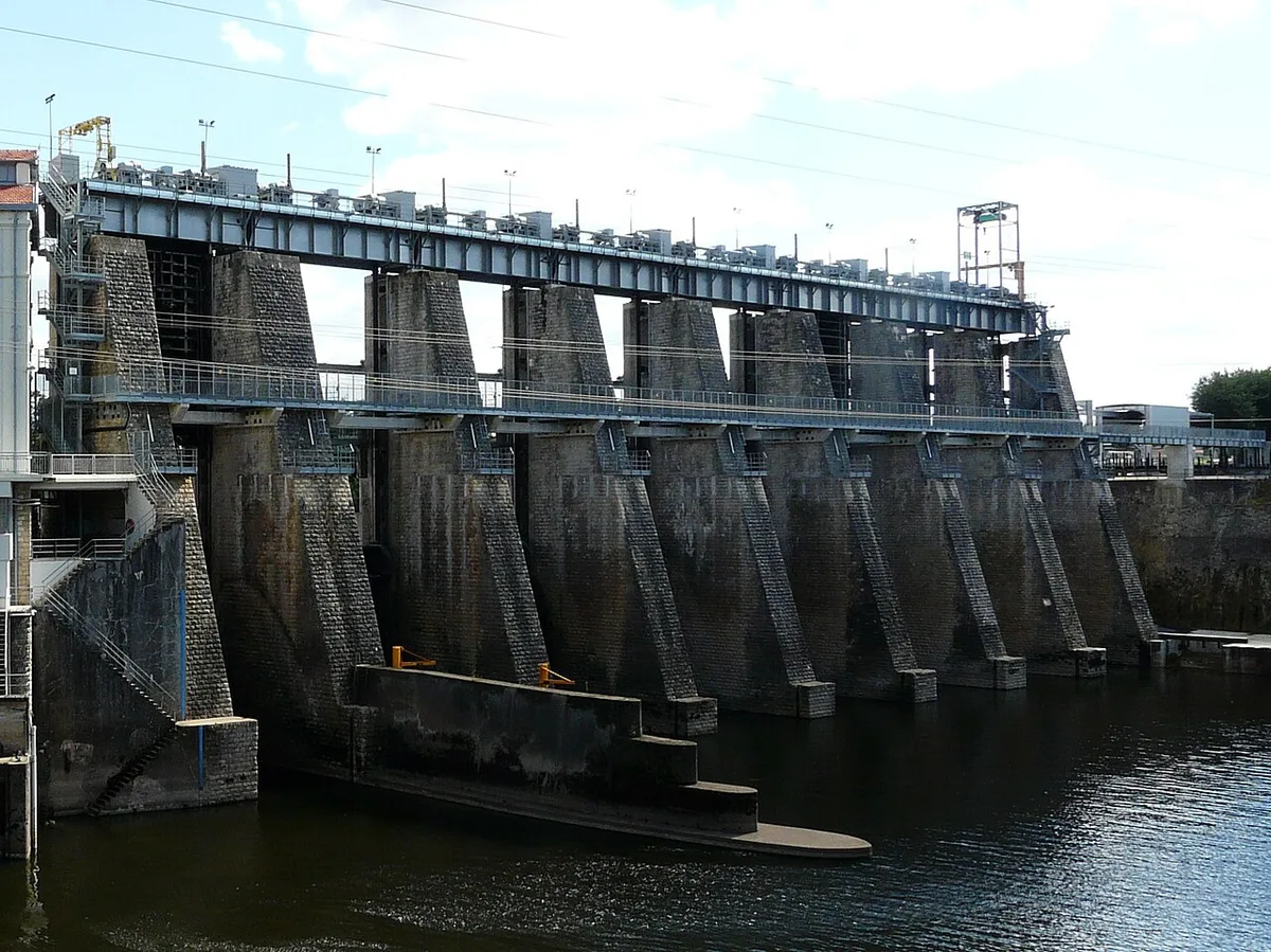 Barrage hydroélectrique de Tuilières : dans les coulisses de l'énergie