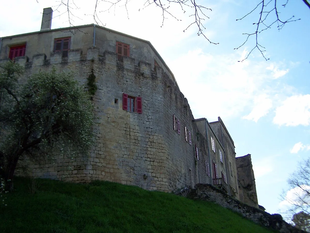 Château de Benauge : une véritable forteresse médiévale